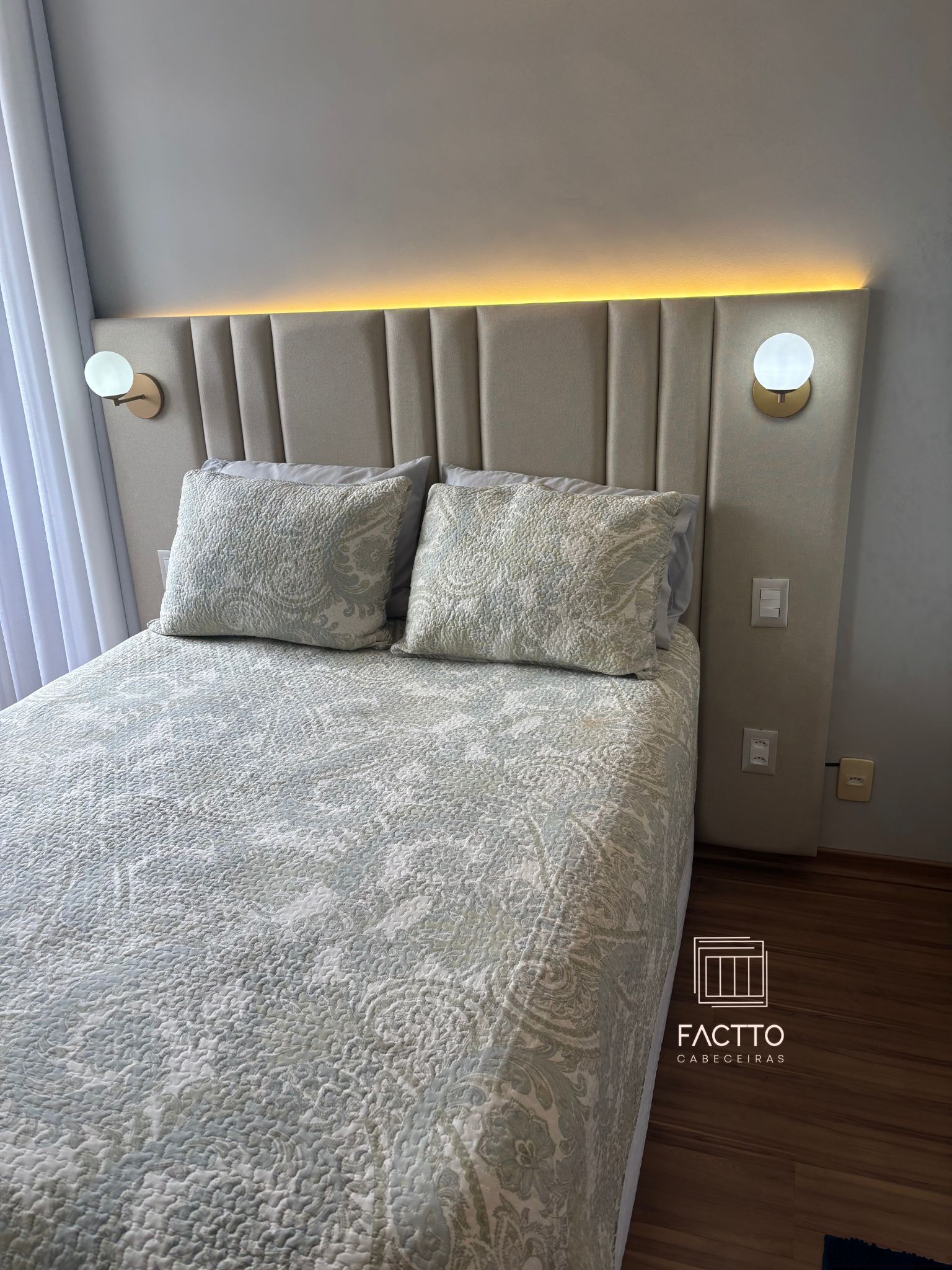 Modelo Mônaco com LED e arandelas redondas